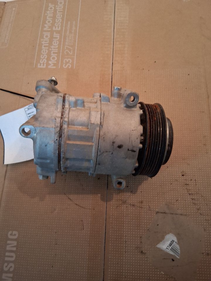 AC Compressor from a 2014 Dodge Dart, photo 2