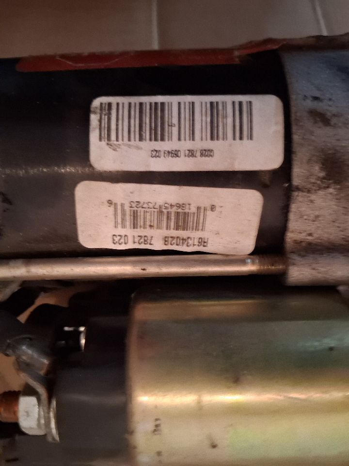 Starter Motor from a 2010 Hyundai Veracruz, photo 3