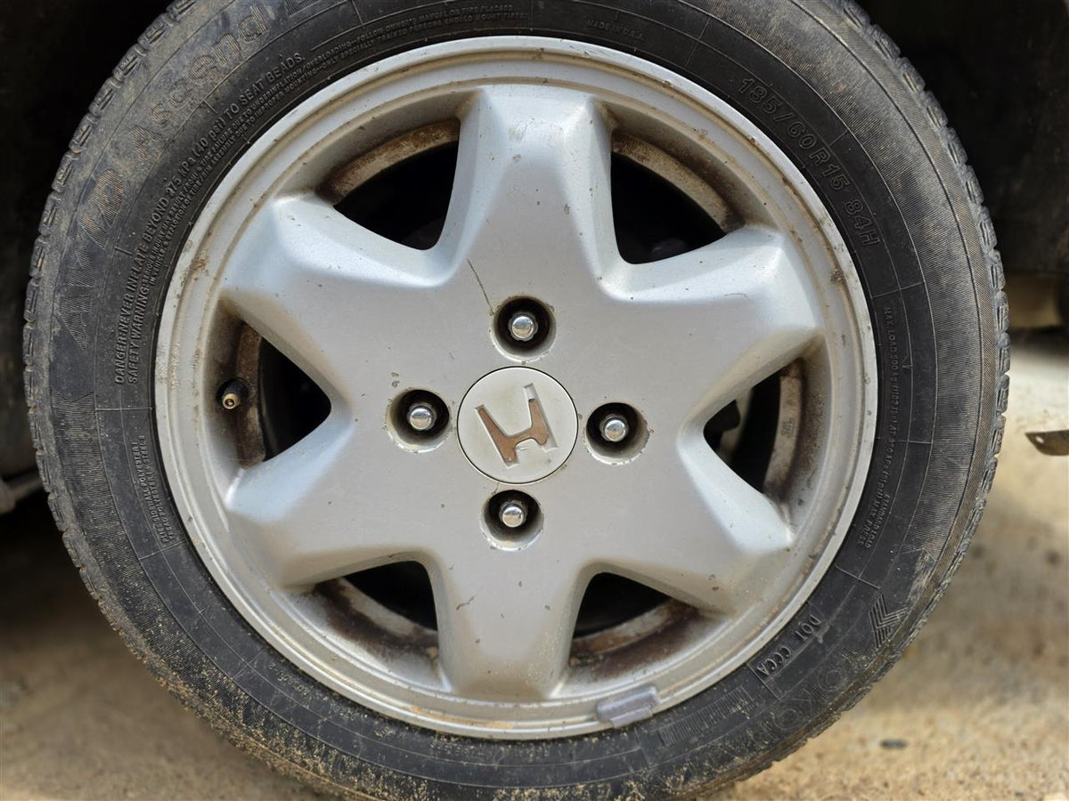 Wheel from a 1995 Honda Accord, photo 1