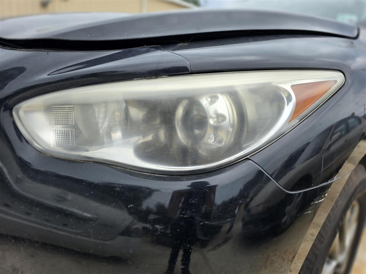 Headlight Assembly from a 2014 Infiniti QX60, left side, photo 1