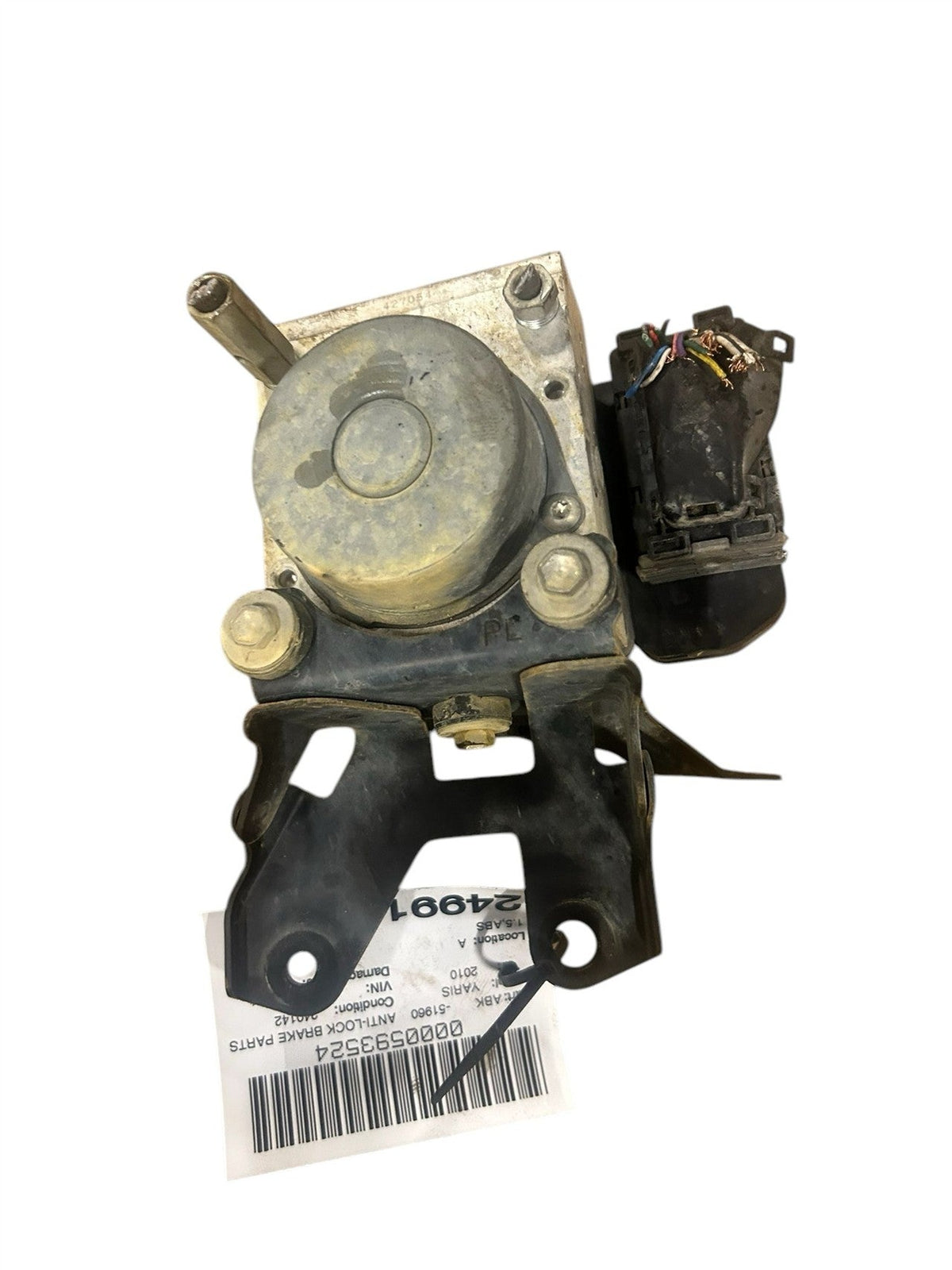 ABS Pump Module from a 2010 Toyota Yaris, photo 4
