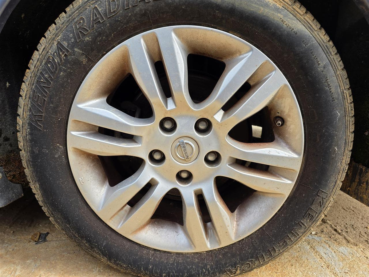 Wheel from a 2011 Nissan Altima, photo 1