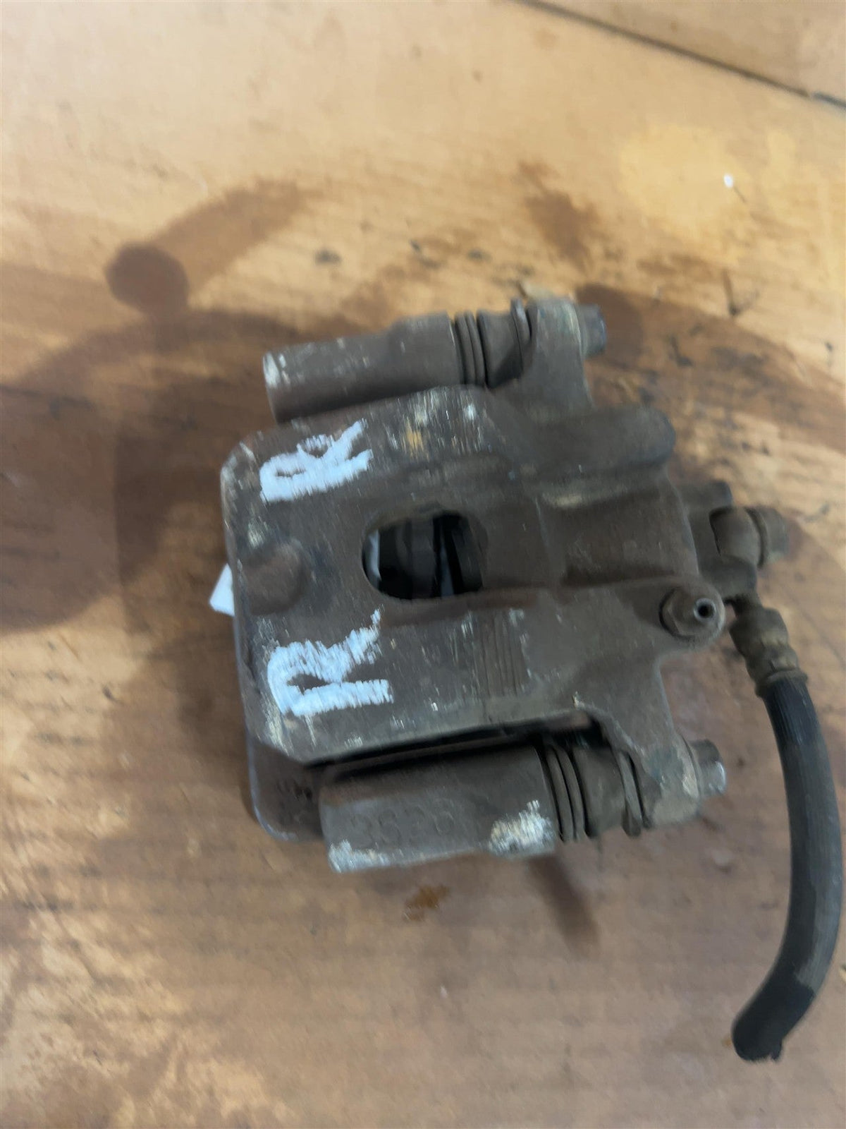 Brake Caliper from a 2004 Honda Pilot, rear, right side, photo 2