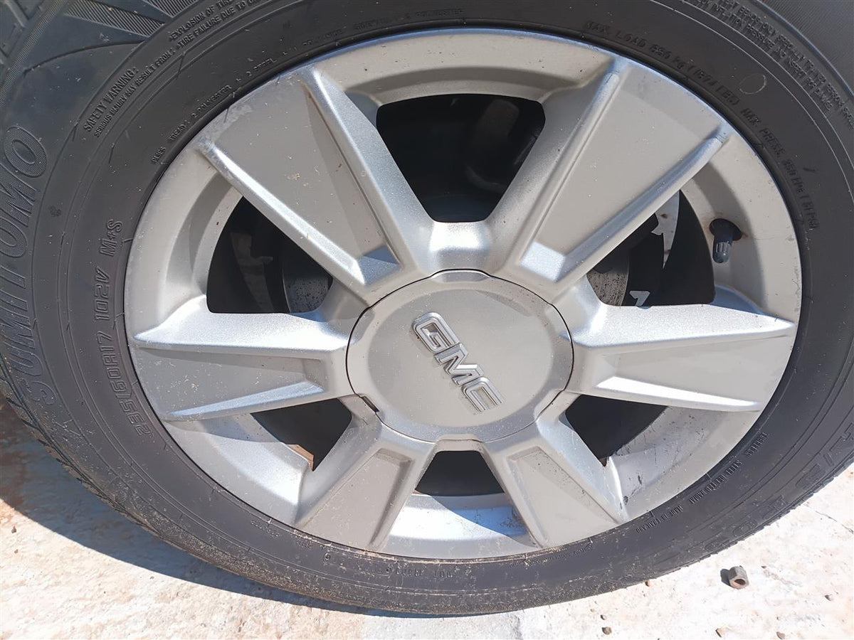 Wheel from a 2012 GMC Terrain, photo 1