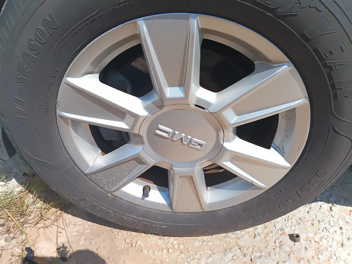 Wheel from a 2012 GMC Terrain, photo 1