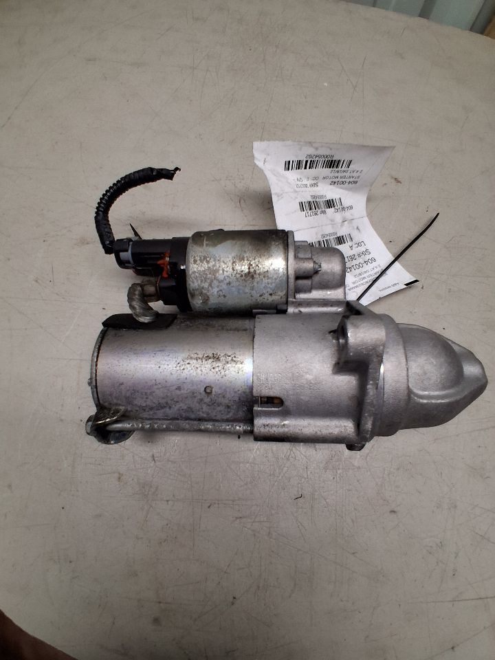 Starter Motor from a 2012 GMC Terrain, photo 2