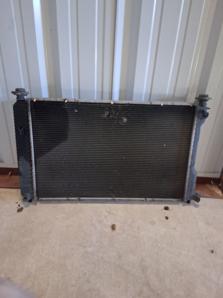 Radiator from a 2012 GMC Terrain, photo 3