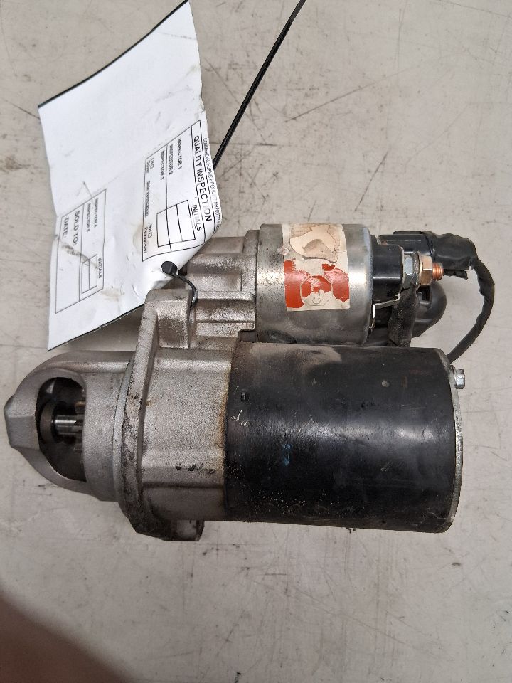 Starter Motor from a 2012 Hyundai Sonata, photo 4