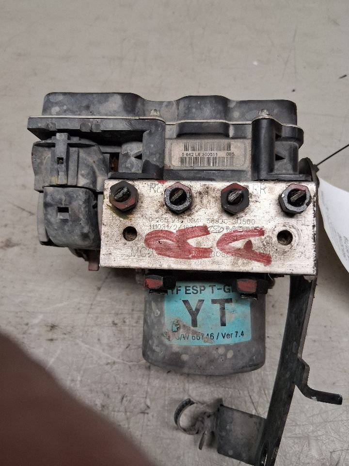 ABS Pump Module from a 2012 Hyundai Sonata, photo 1