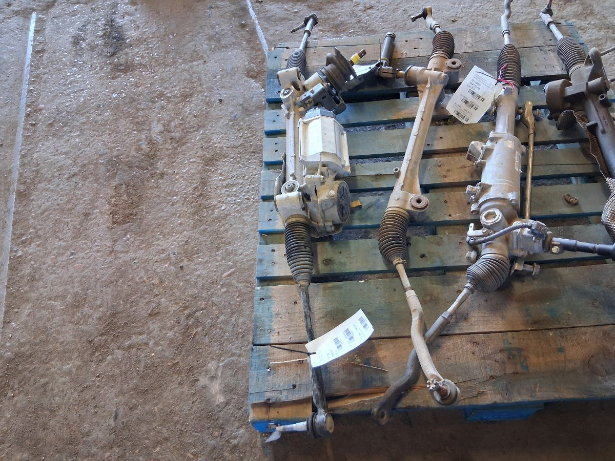 Steering Rack from a 2015 Chevrolet Malibu, photo 1