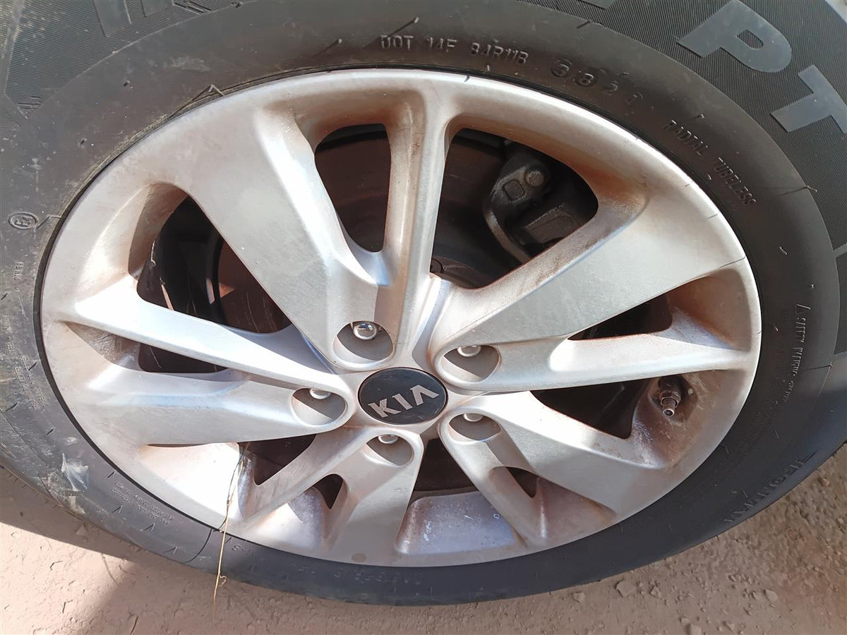 Wheel from a 2019 Kia Optima, photo 1