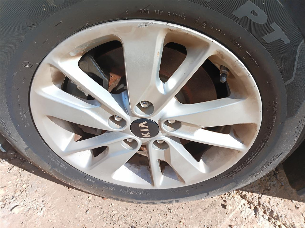 Wheel from a 2019 Kia Optima, photo 1