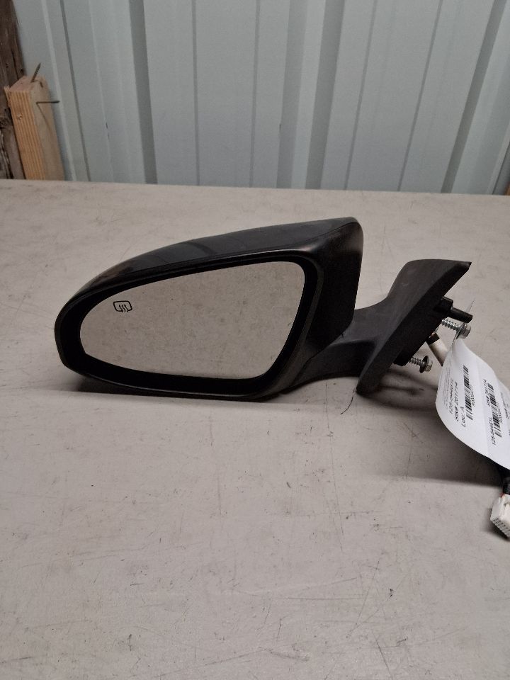 Side View Mirror from a 2015 Toyota Avalon, left side, photo 3