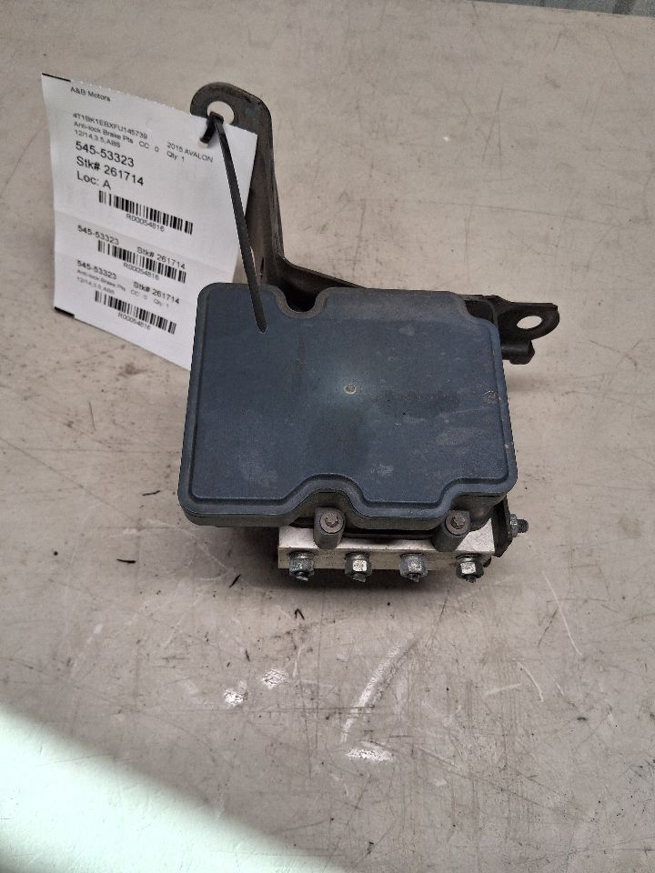 ABS Pump Module from a 2015 Toyota Avalon, photo 1