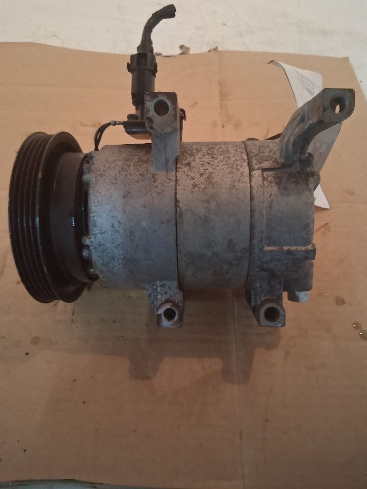AC Compressor from a 2010 Hyundai Accent, photo 3