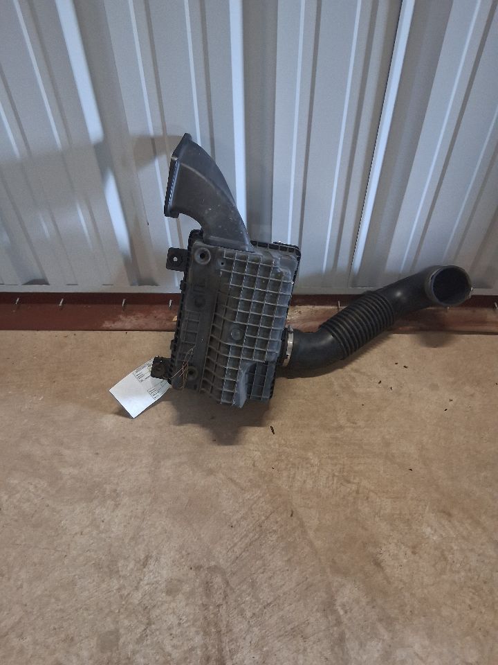 Air Filter Box from a 2018 Ram 1500, photo 3