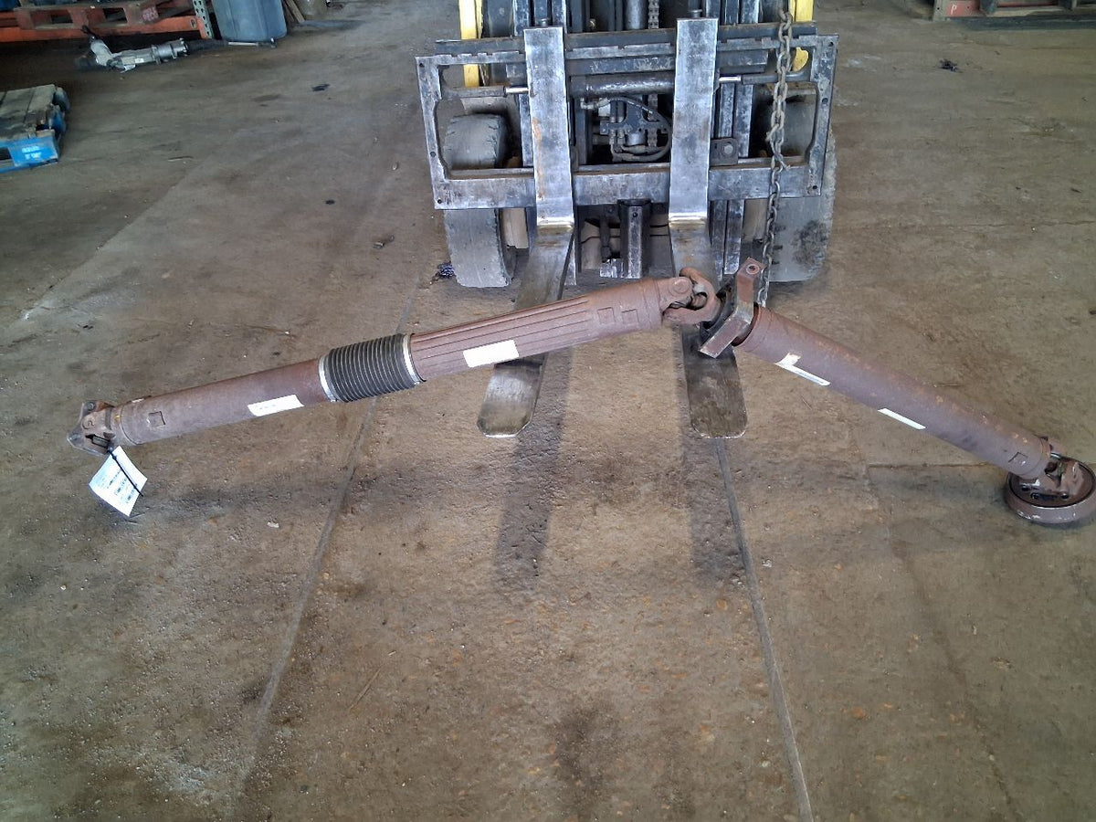 Drive Shaft from a 2018 Ram 1500, rear, photo 1
