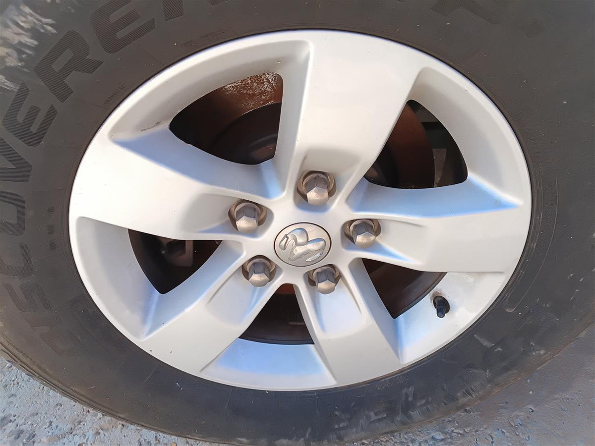 Wheel from a 2018 Ram 1500, photo 1