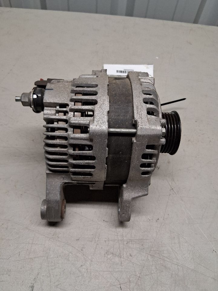 Alternator from a 2018 Ram 1500, photo 3