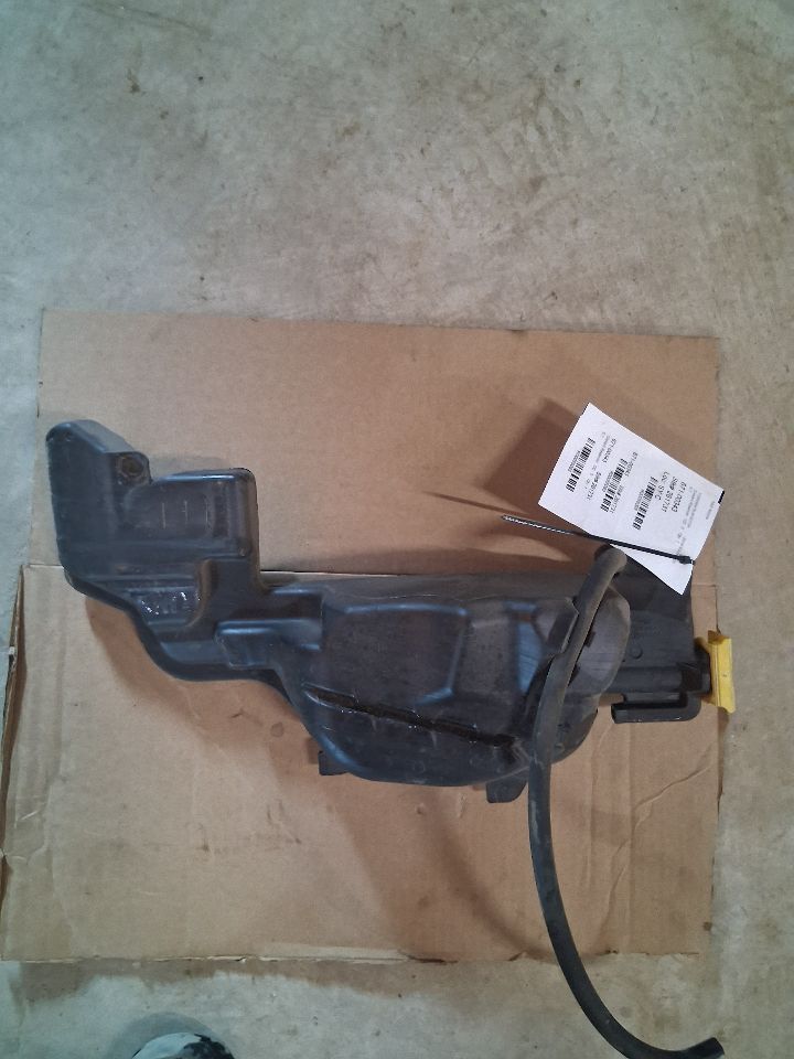 Coolant Reservoir from a 2018 Ram 1500, photo 1