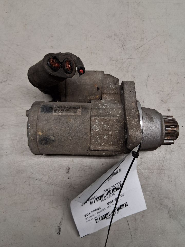 Starter Motor from a 2013 Nissan Altima, photo 1