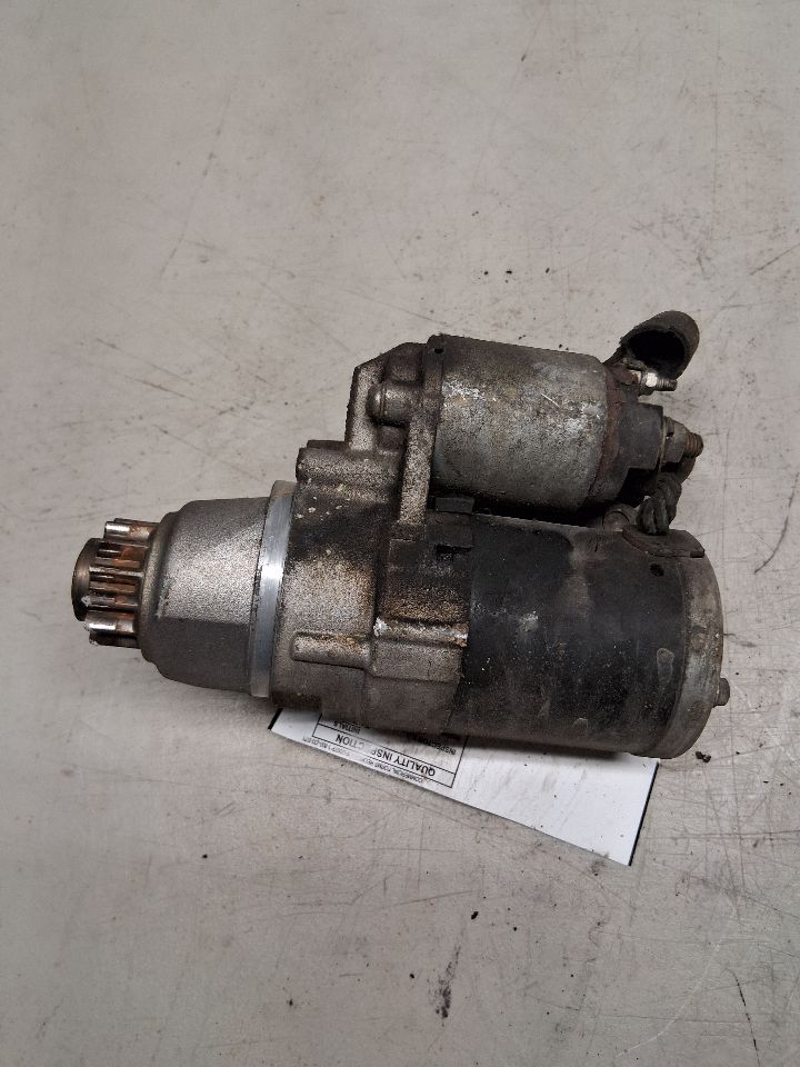 Starter Motor from a 2013 Nissan Altima, photo 3