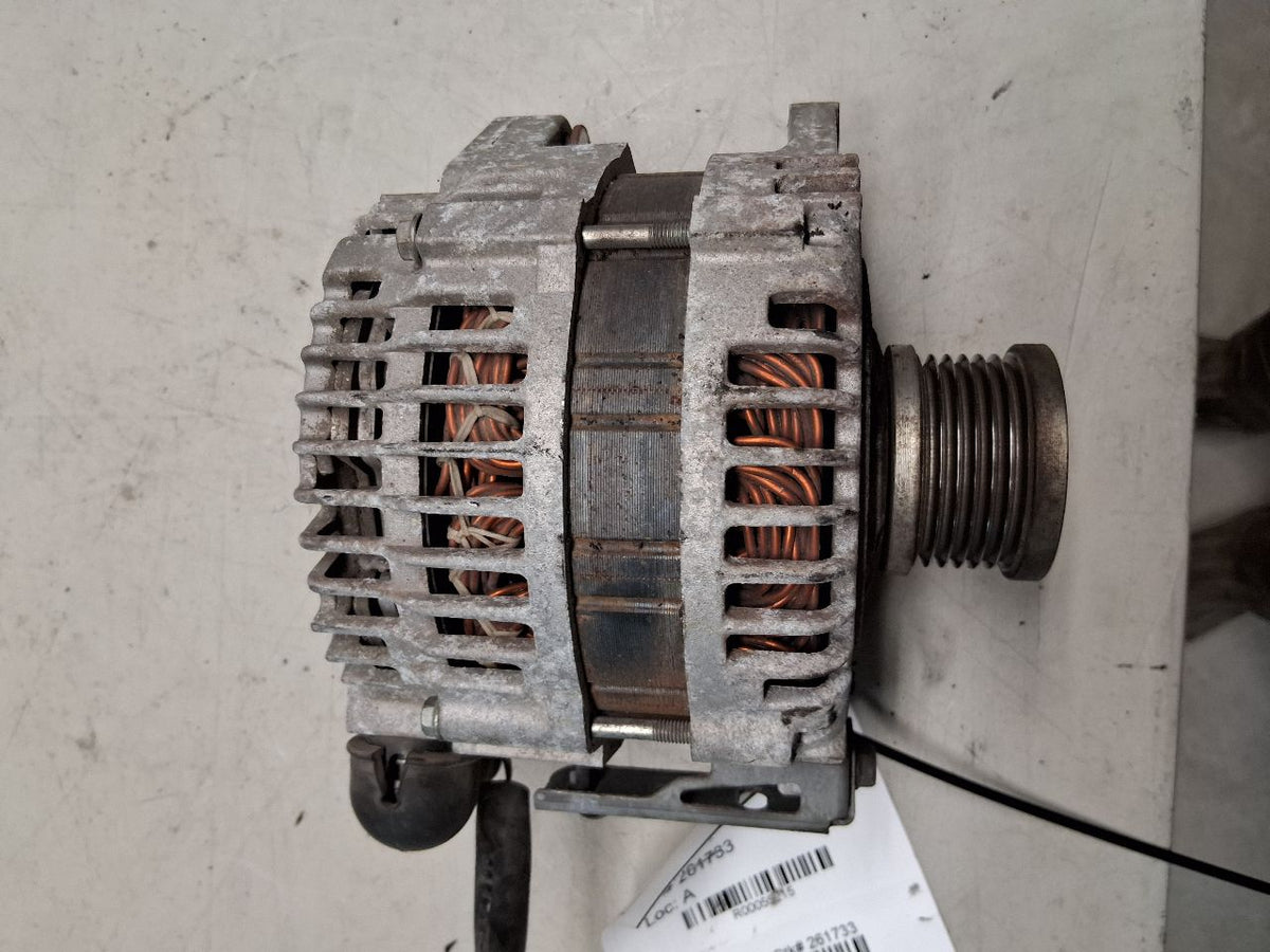Alternator from a 2009 Nissan Rogue, photo 1
