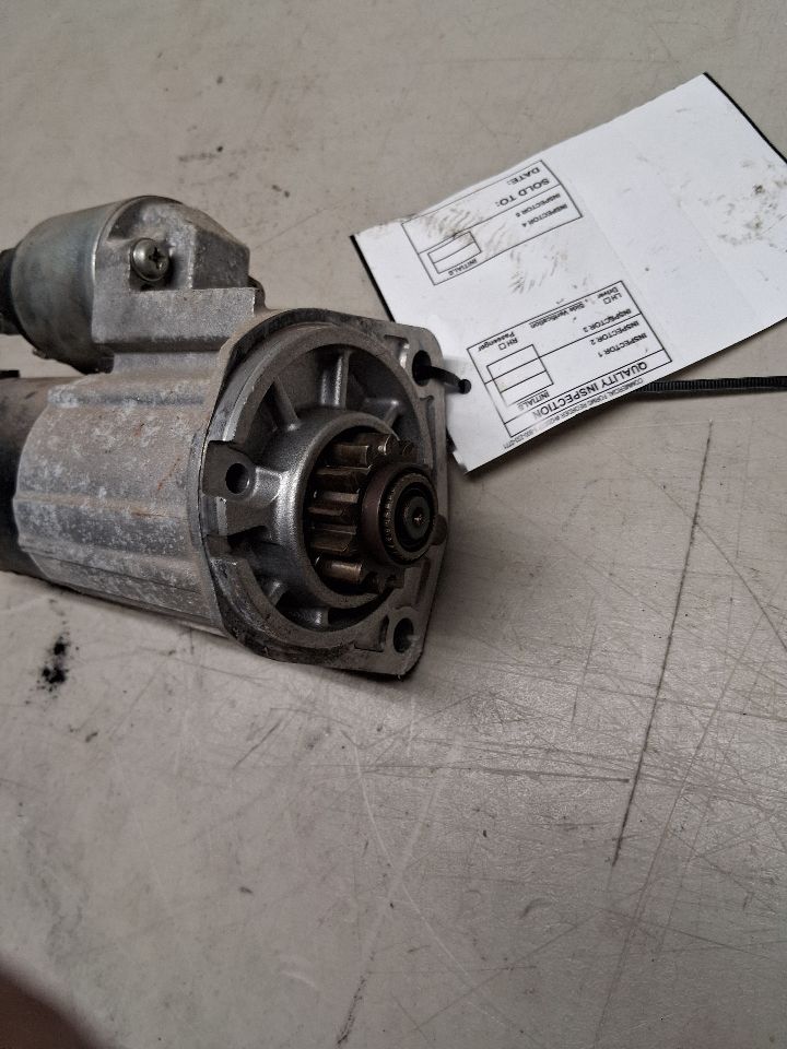 Starter Motor from a 2009 Nissan Rogue, photo 4