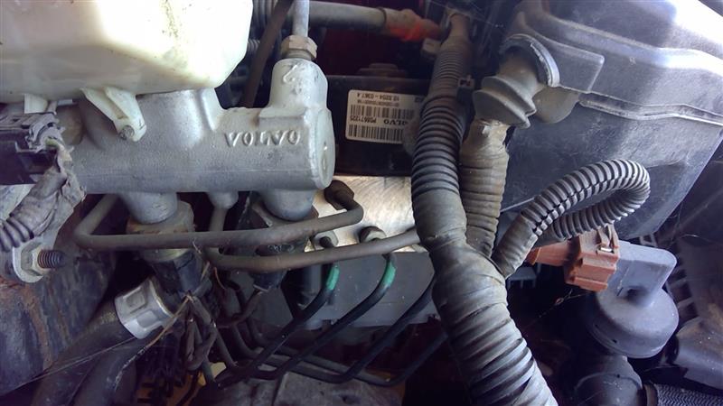 ABS Pump Module from a 2004 Volvo XC90, photo 1