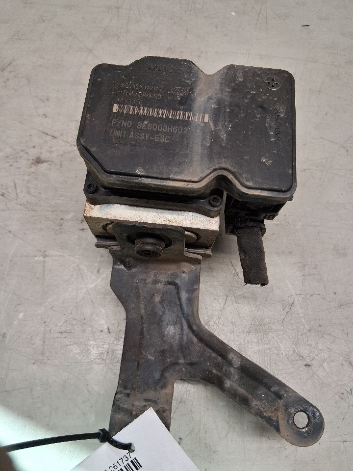 ABS Pump Module from a 2012 Hyundai Accent, photo 1