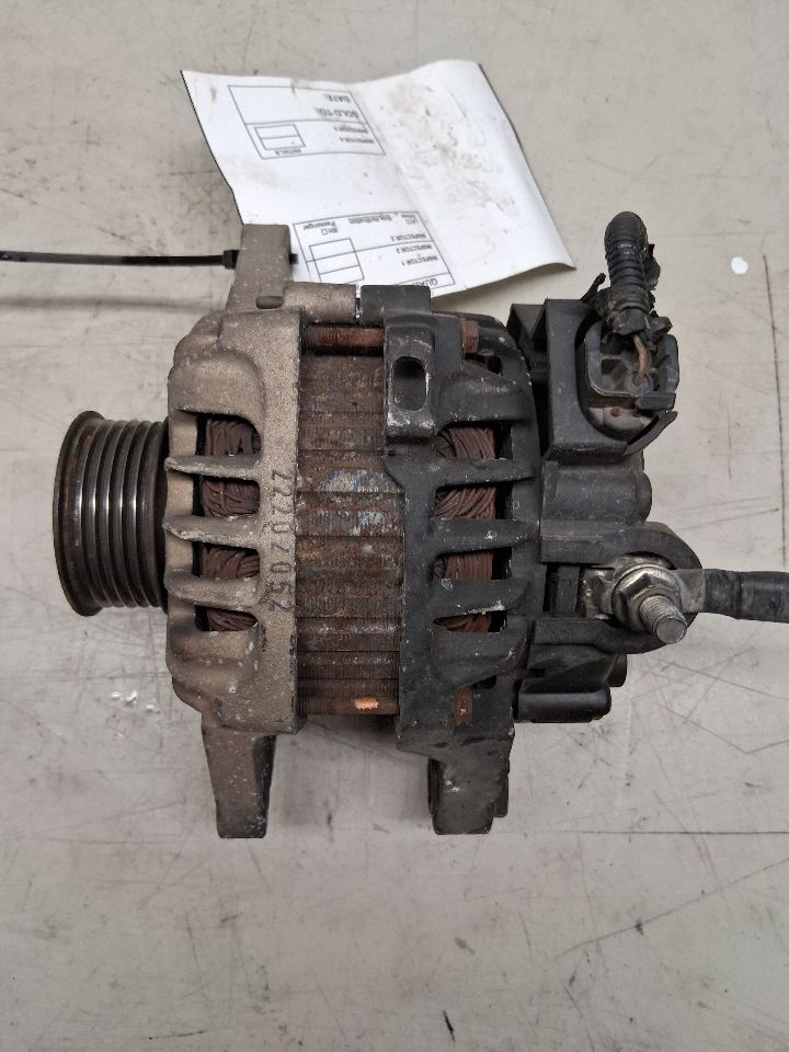 Alternator from a 2012 Hyundai Accent, photo 3