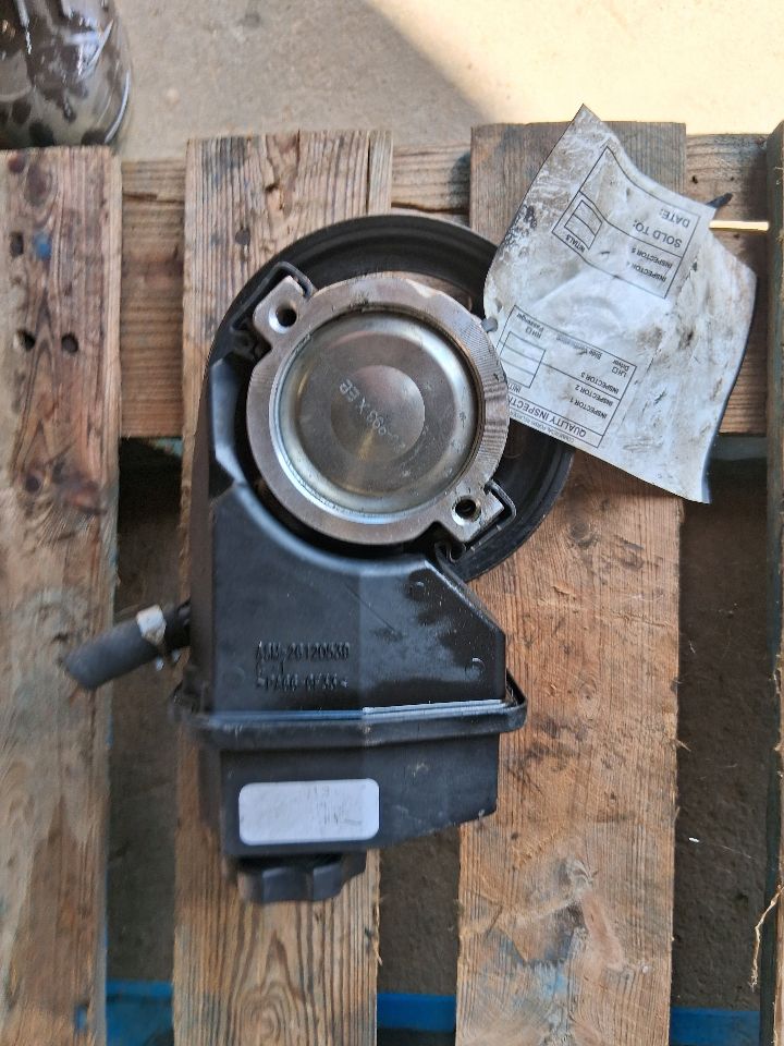 Power Steering Pump from a 2007 Saturn Aura, photo 2