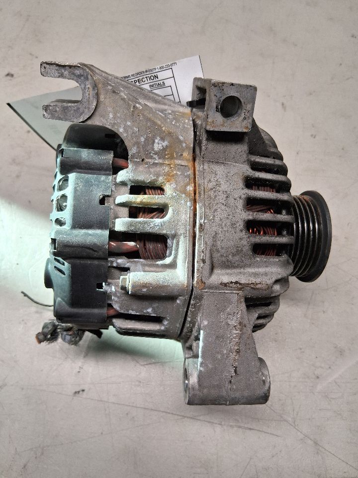 Alternator from a 2007 Saturn Aura, photo 1