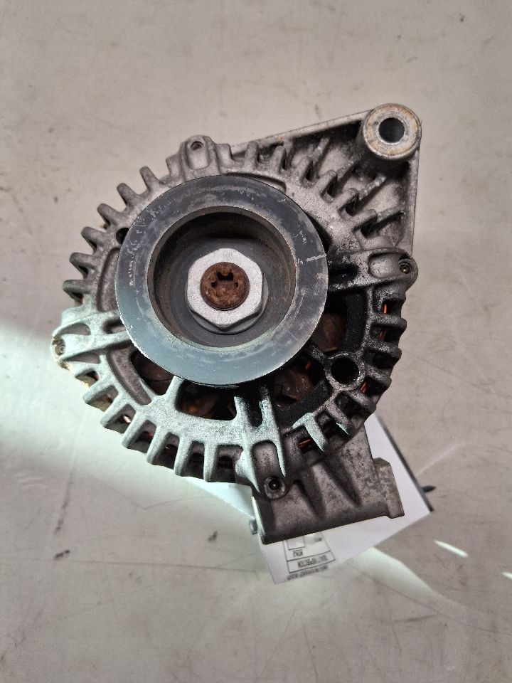 Alternator from a 2007 Saturn Aura, photo 2