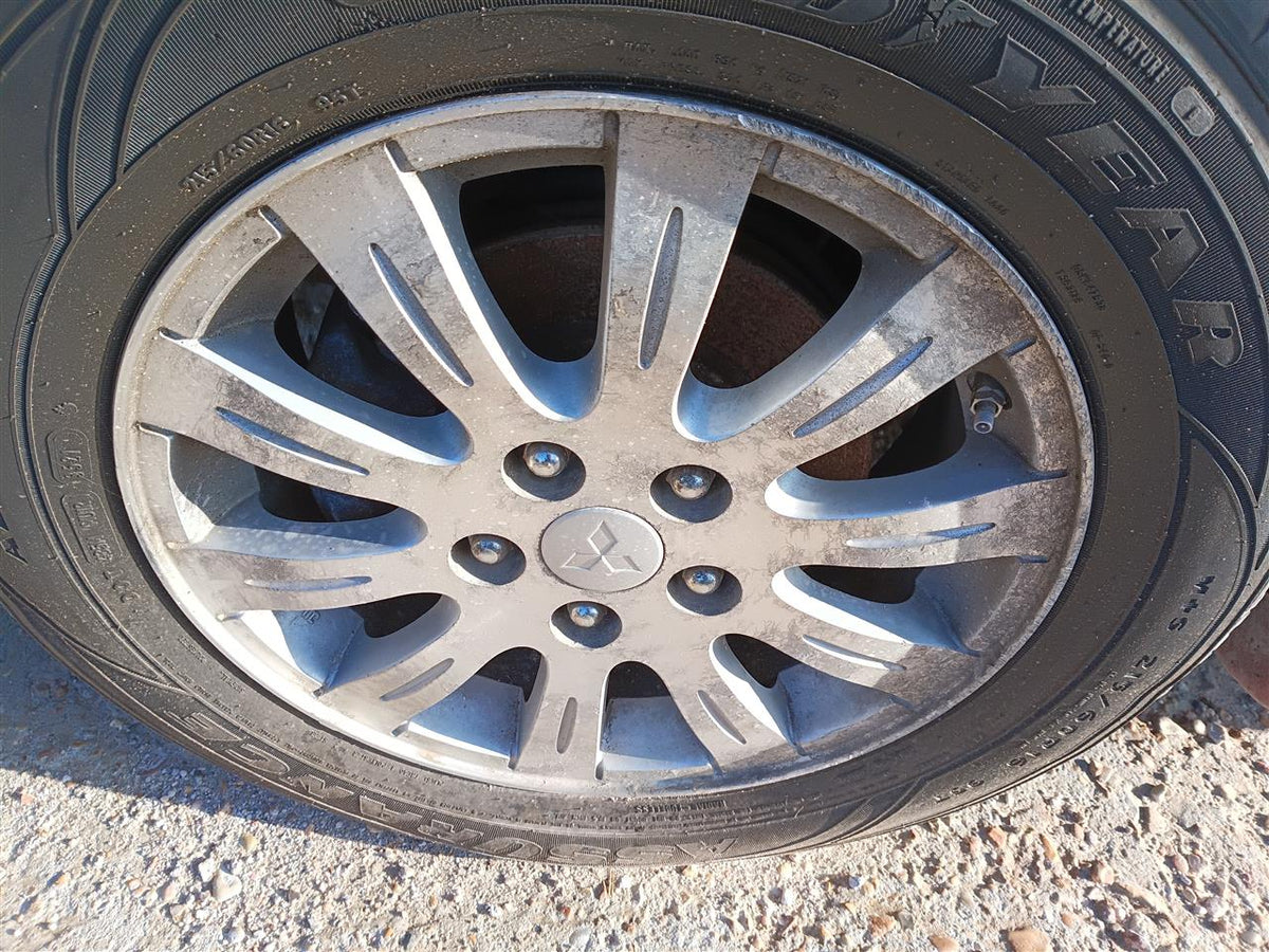 Wheel from a 2009 Mitsubishi Galant, photo 1