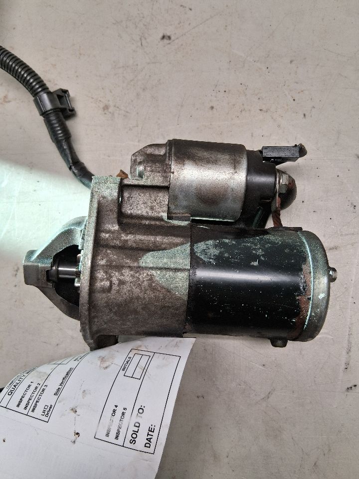 Starter Motor from a 2009 Mitsubishi Galant, photo 3