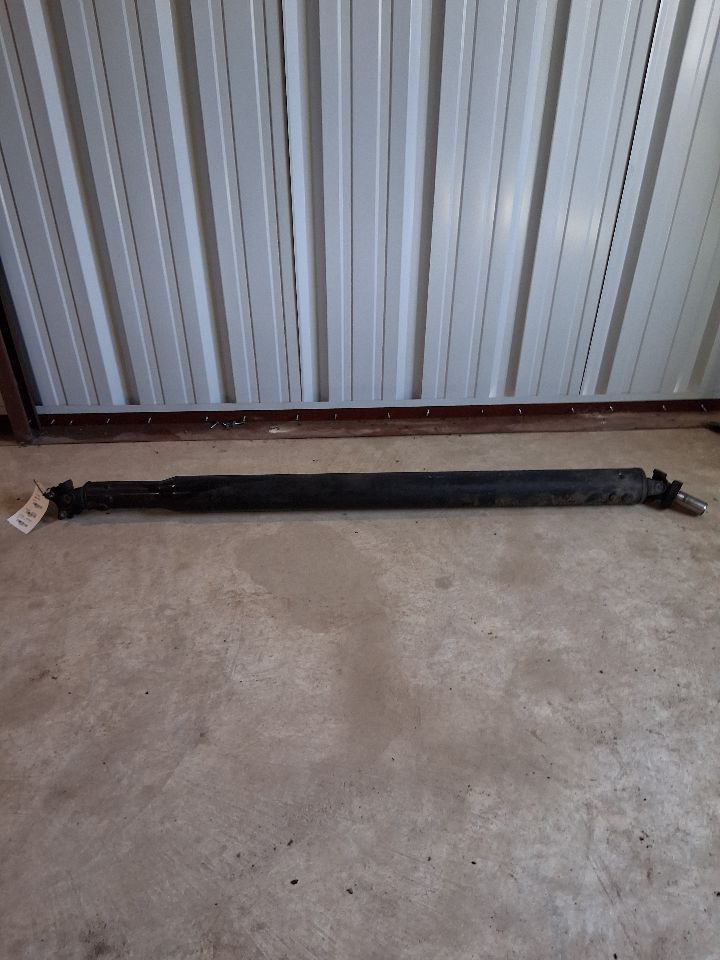 Drive Shaft from a 2002 Toyota Sequoia, rear, photo 1