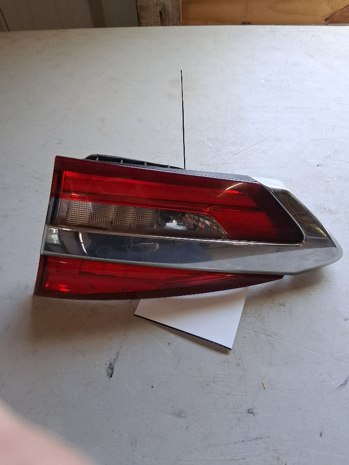 Tail Light from a 2017 Ford Fusion, right side, photo 1