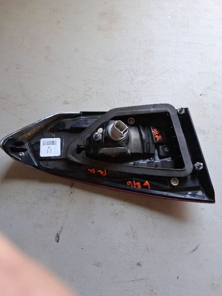 Tail Light from a 2017 Ford Fusion, right side, photo 2