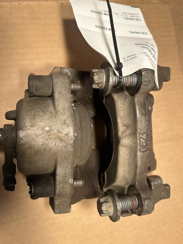 Brake Caliper from a 2005 Saab 9-3, front, left side, photo 1