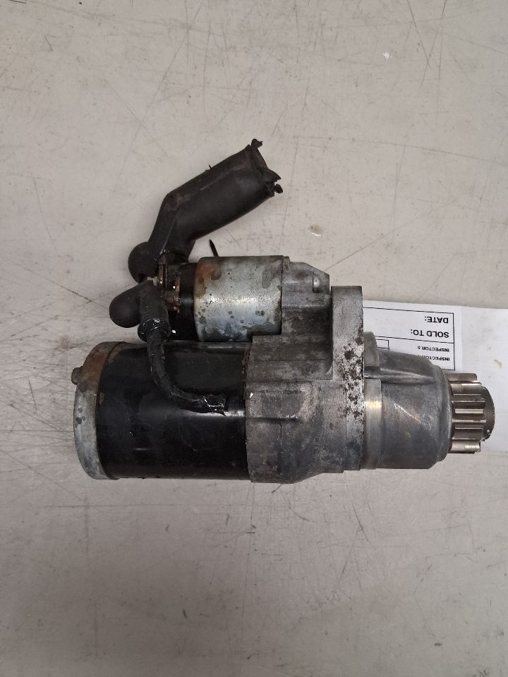 Starter Motor from a 2011 Nissan Altima, photo 1