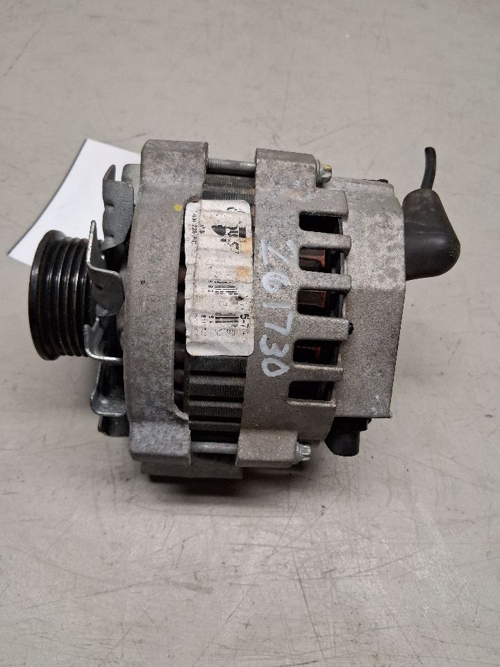 Alternator from a 1994 Chevrolet 1500, photo 2