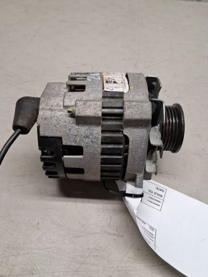 Alternator from a 1994 Chevrolet 1500, photo 3