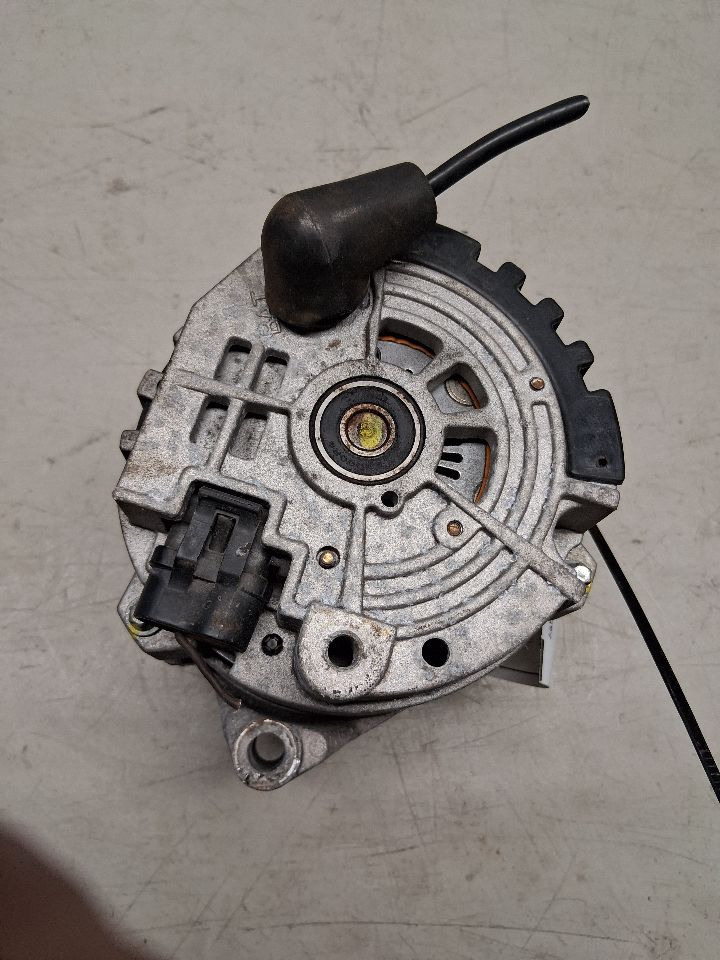 Alternator from a 1994 Chevrolet 1500, photo 4