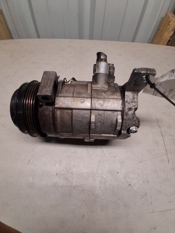 AC Compressor from a 2004 Chevrolet Tahoe, photo 3