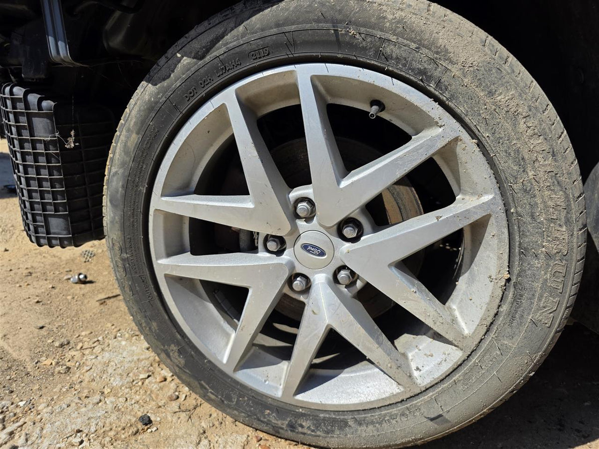 Wheel from a 2011 Ford Fusion, photo 1