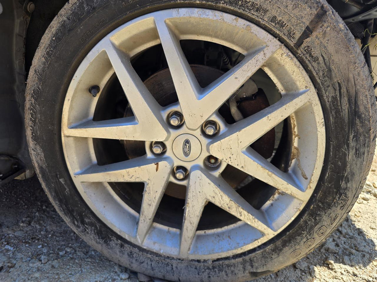 Wheel from a 2011 Ford Fusion, photo 1