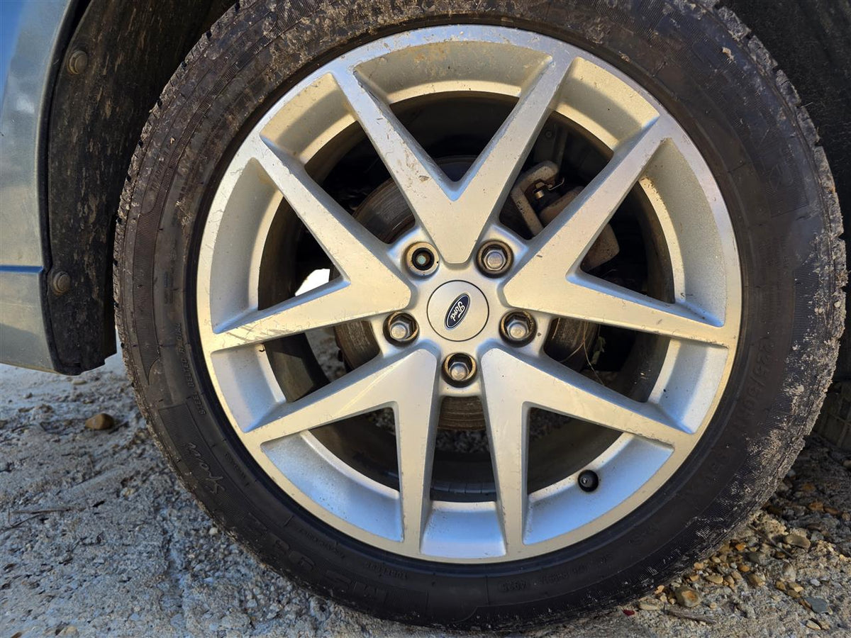 Wheel from a 2011 Ford Fusion, photo 1