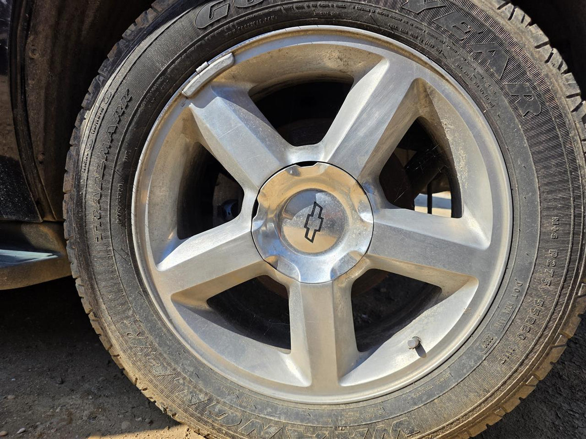 Wheel from a 2011 Chevrolet Tahoe, photo 1