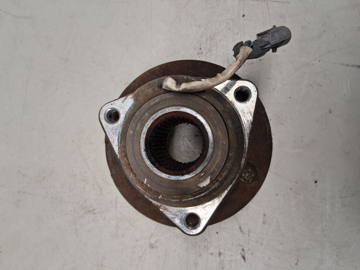 Wheel Hub from a 2006 Chevrolet Impala, front, photo 2